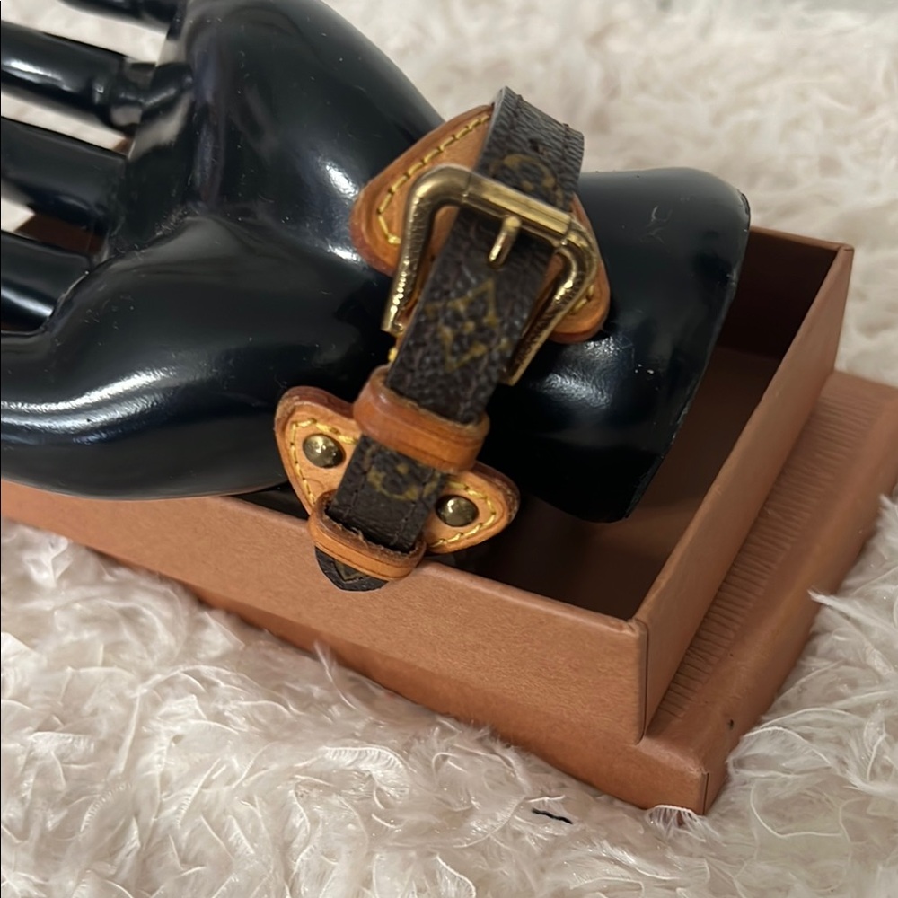 Louis Vuitton Theda Brown and Gold Monogram Bracelet with Box - Picture 2 of 12